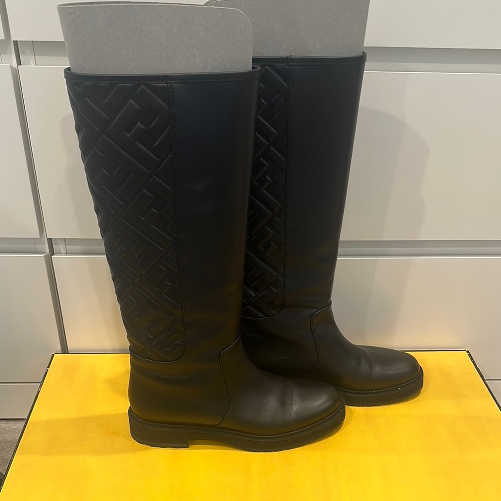 Black Knee-High Women's Boots
